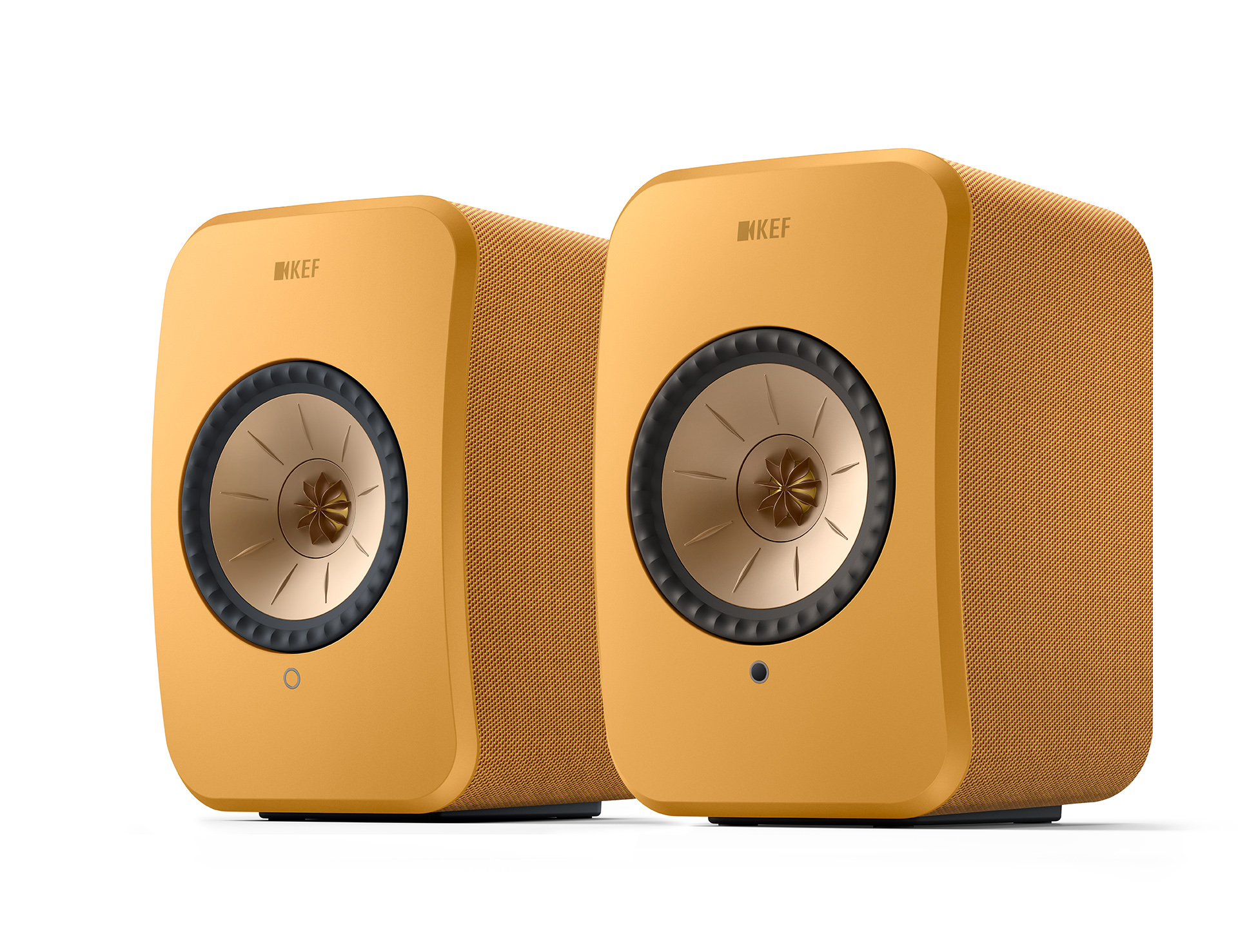 Kef LSX II Amber Haze – para aktywnych kolumn w ujęciu od frontu
